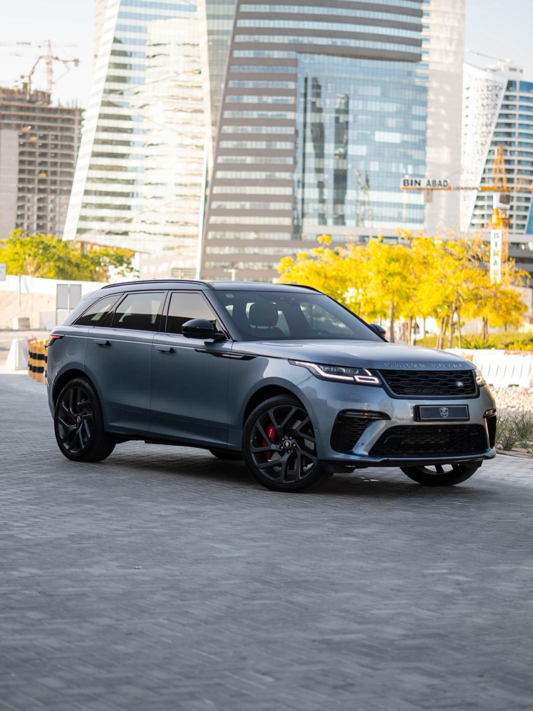 Range Rover executive luxury SUV front view — Velmora Executive Cape Town